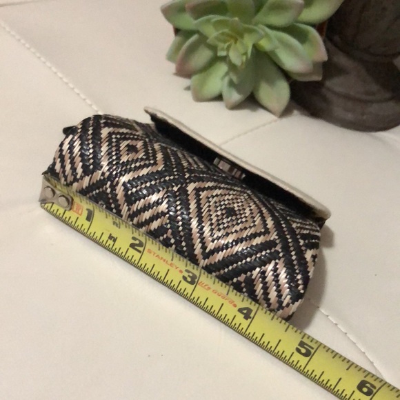 Mini Coin Purse-Woven Plastic & Cloth-Tan/Black-4x3-Snap Flap Closure-EUC - Picture 10 of 11